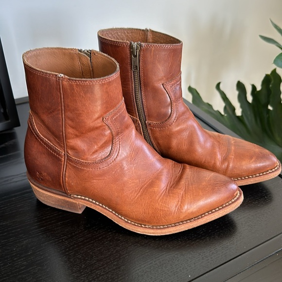 Frye Billy Boot - Picture 2 of 5